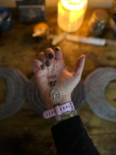 Load image into Gallery viewer, Dreaming Grove Necklace
